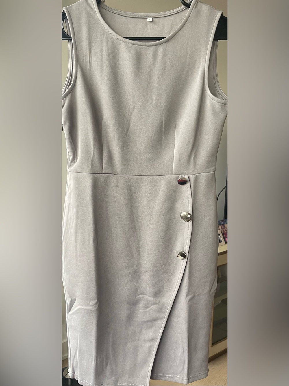 Sleeveless Light Gray Sheath Dress with Decorative Buttons